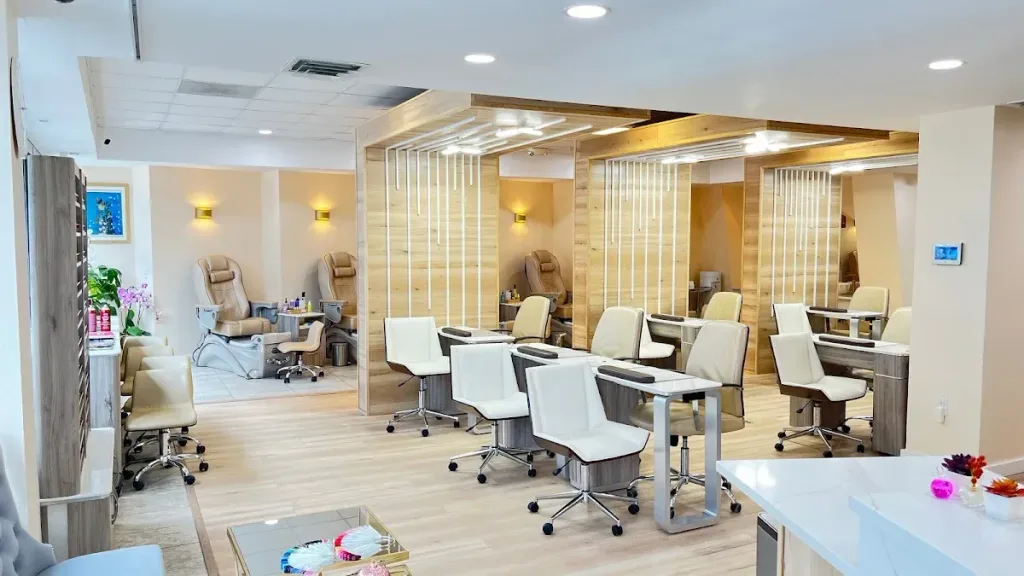 Mani Pedi Cherry Creek — Nail salon in Denver